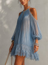 Séraphine | Robe Mini Bleue à Épaules Dénudées Froncée et Ourlet en Dentelle
