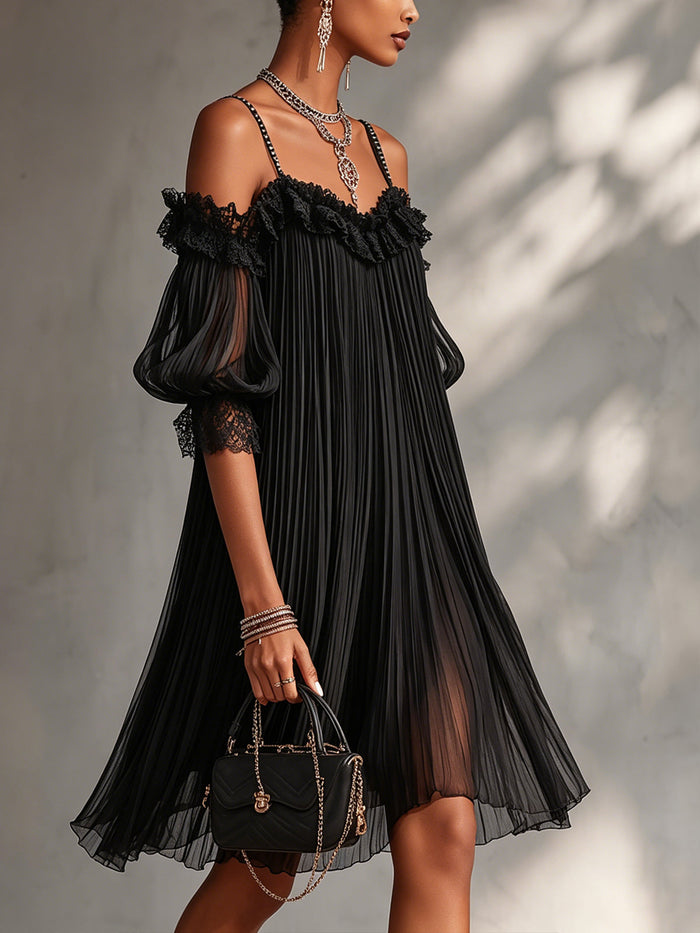 Camille | Robe Mini en Mousseline Noire à Épaules Dénudées et Bordure en Dentelle