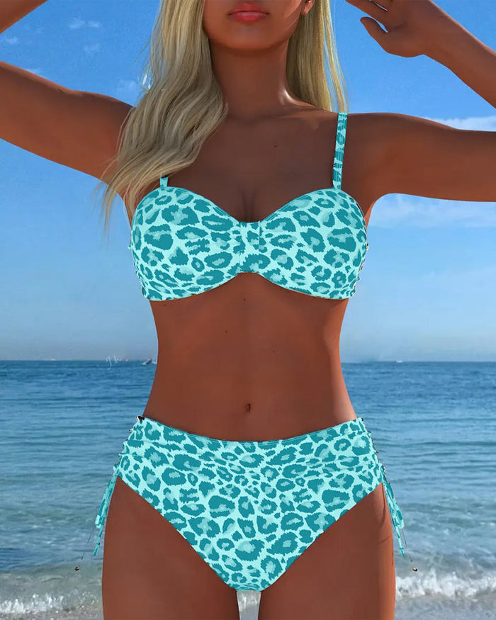 Nicole | Maillot Deux Pièces à Motif Léopard et Bouton