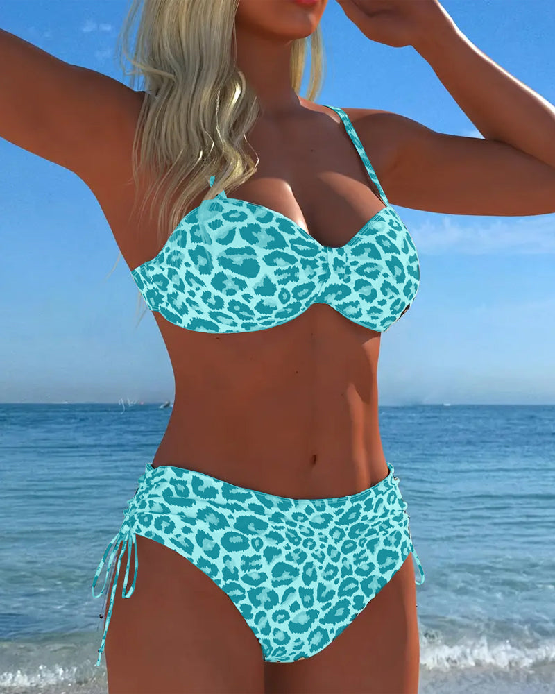 Nicole | Maillot Deux Pièces à Motif Léopard et Bouton