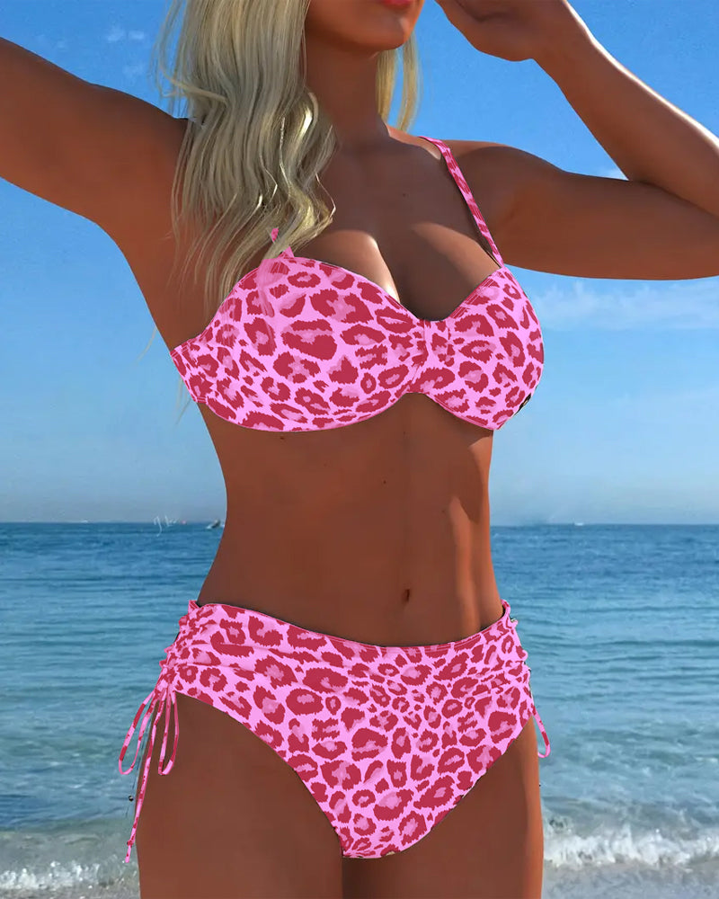 Nicole | Maillot Deux Pièces à Motif Léopard et Bouton