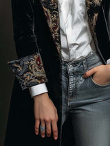 Léontine | Fitted Black Baroque Print Blazer