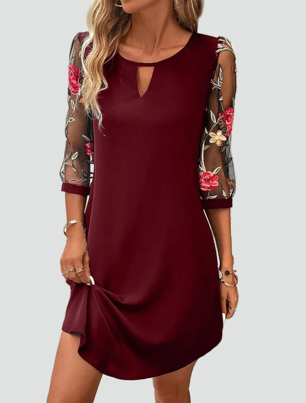 Prudence | Robe Cocktail à Découpe et Manches Brodées