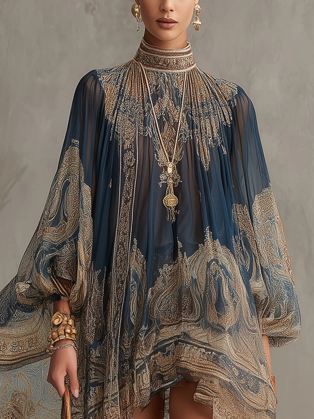 Bérénice | Robe Mini en Mousseline Asymétrique à Imprimé Baroque Bleu Marine et Col Montant
